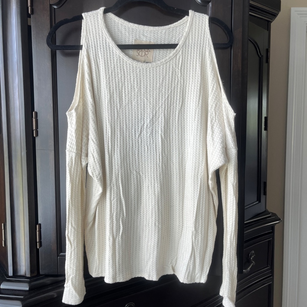 NWT Chaser Cold Shoulder Thermal Tee, Vanilla, Medium
